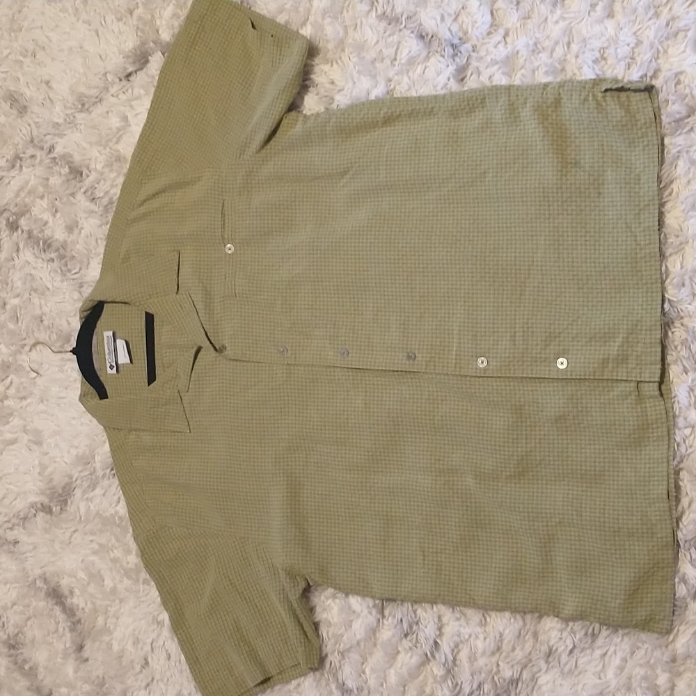 Columbia men's size XL plaid short sleeve casual button up cotton with logo